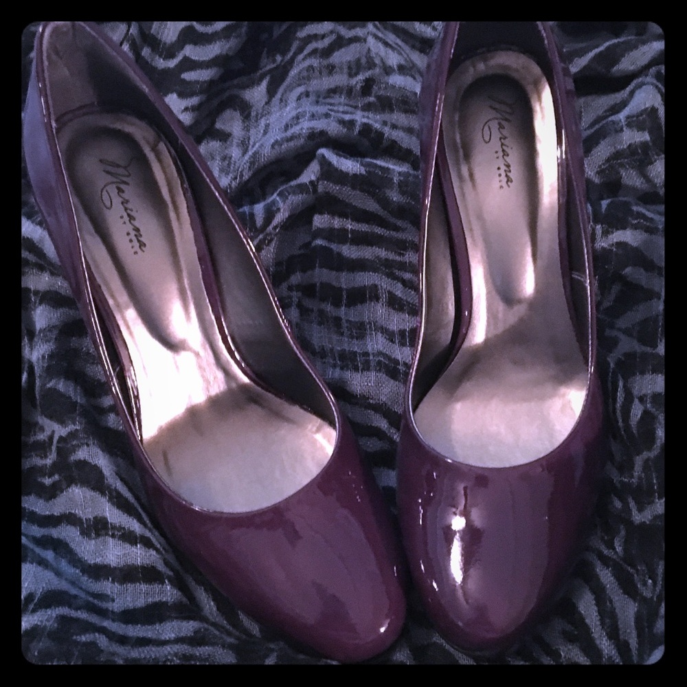 Plum high heel shoes